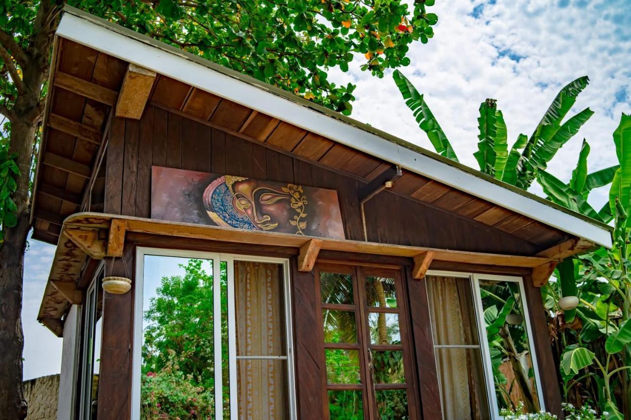 Kokrobite Gardens Restaurant And Guest House 外观 照片