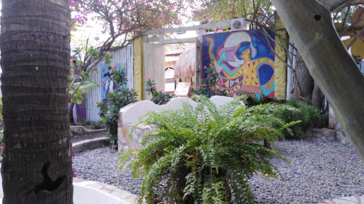 Kokrobite Gardens Restaurant And Guest House 外观 照片