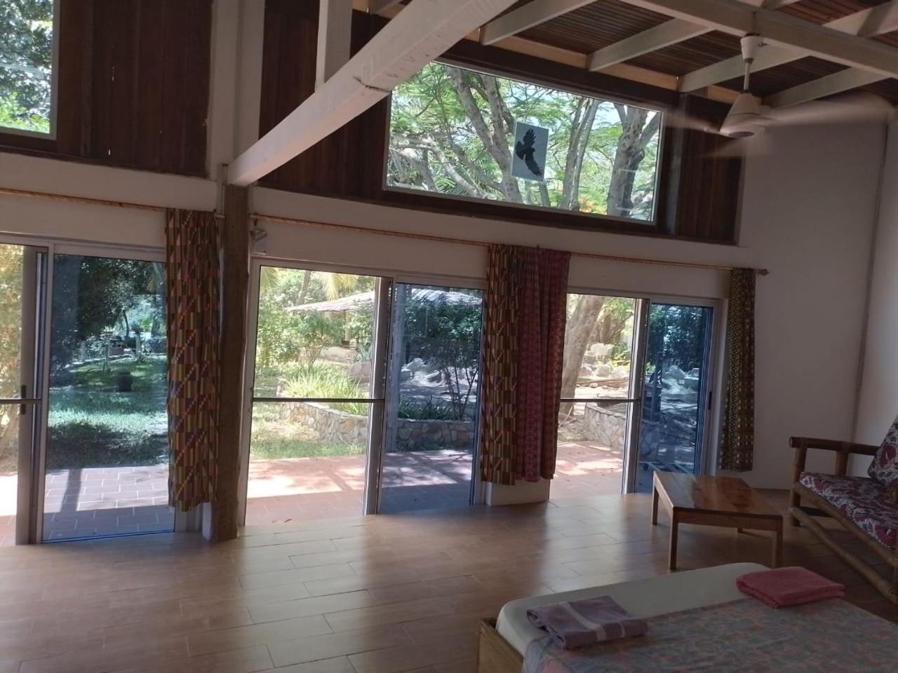 Kokrobite Gardens Restaurant And Guest House 外观 照片