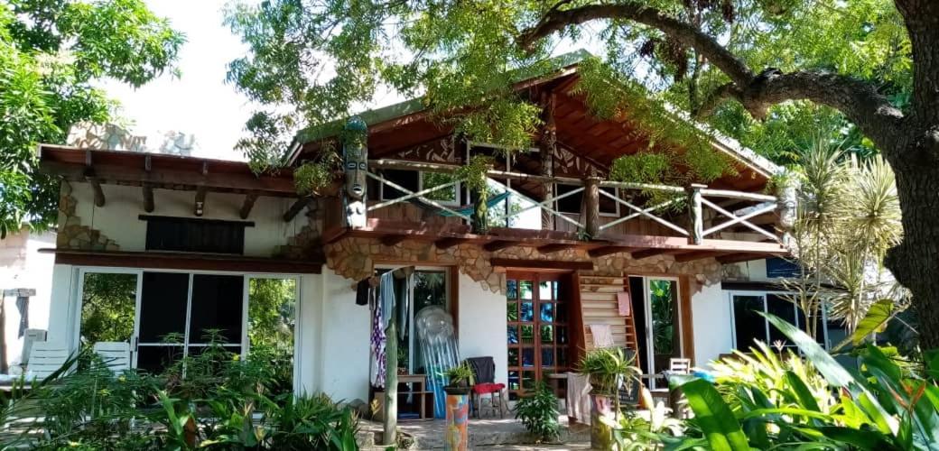 Kokrobite Gardens Restaurant And Guest House 外观 照片