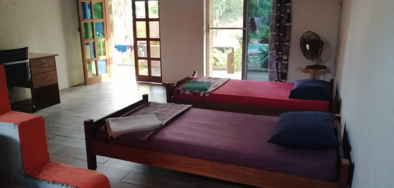 Kokrobite Gardens Restaurant And Guest House 外观 照片