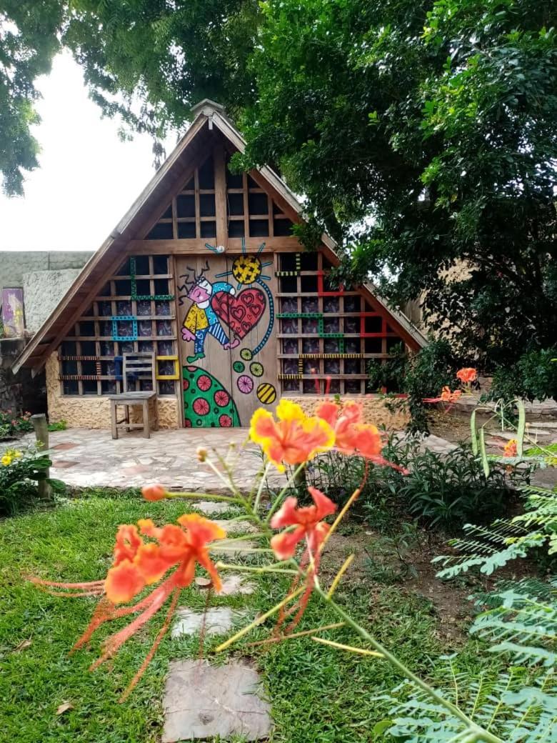 Kokrobite Gardens Restaurant And Guest House 外观 照片
